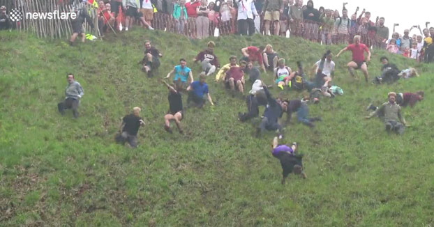 Colina abajo tras un queso: Festival del queso rodante en Cooper's Hill