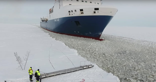 Como quien pilla un taxi en un mar totalmente congelado