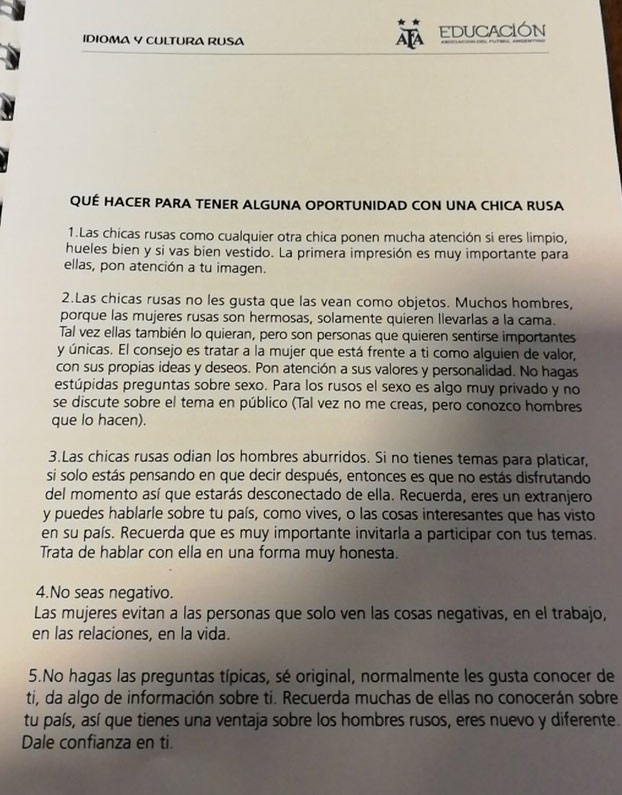 La Federación Argentina de Fútbol reparte a los periodistas un manual sobre cómo ligar con rusas para el Mundial