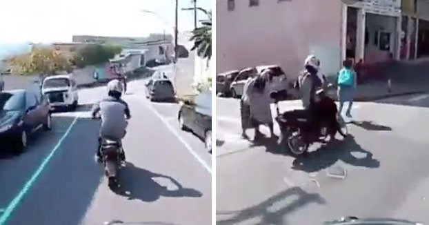 Un ladrón que escapaba en moto casi atropella a una anciana y justo después la policía actúa para detenerlo