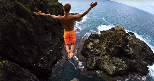 Saltos al agua en Hawaii