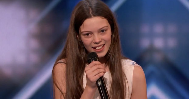 Nunca te fíes de las apariencias. Se llama Courtney Hadwin y tiene 13 años