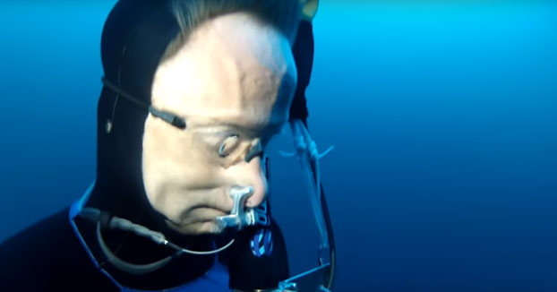 William Winram, récord mundial de apnea en peso variable descendiendo a 145 metros de profundidad