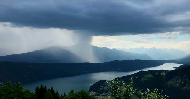 El tsunami que cayó del cielo: Descarga de tormenta sobre el lago Millstatt en Carintia, Austria