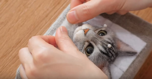 Impresionante el trabajo de este artesano que hace a mano en 3D la cara de tu gato