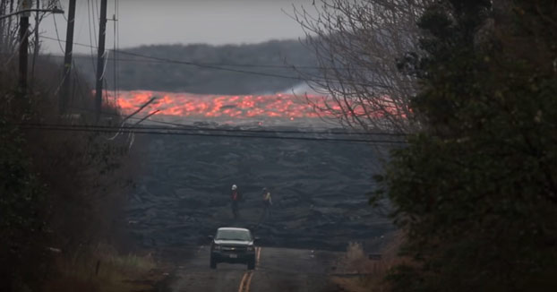 Lava del volcán Kilauea fluyendo rápidamente a 24 km/h