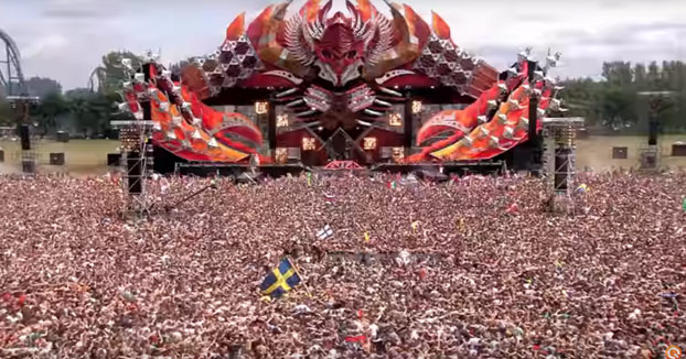 Marea de gente en el festival Defqon.1