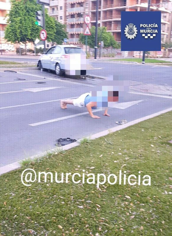 Se estrella con su coche en Murcia y se pone a hacer flexiones para intentar no dar positivo