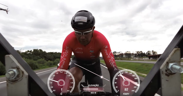 Ciclista a 202 km/h en una carretera de Brasil