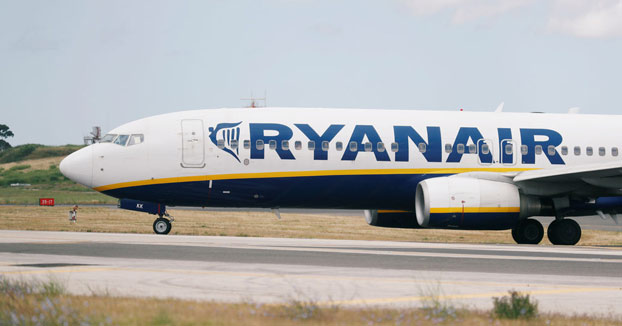 33 hospitalizados por un descenso súbito de emergencia en un vuelo de Ryanair
