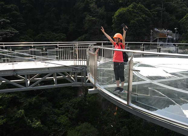 Yun Tian Bo Ba: La nueva atracción de China es una plataforma de vidrio situada a 200 metros de altura