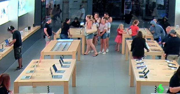 Robo exprés de 27.000 dólares en móviles y ordenadores en una tienda de Apple en Nueva York