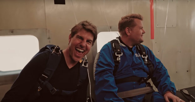 Tom Cruise convence a James Corden para hacer un salto desde un avión y es una experiencia que nunca olvidará