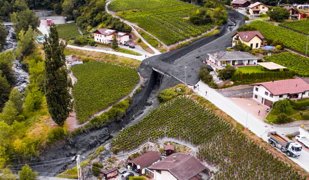 Un deslizamiento de tierra provoca una avalancha de barro en Suiza