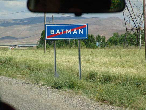 Una petición pide modificar la frontera de Batman, en Turquía, para darle la forma del logo del superhéroe