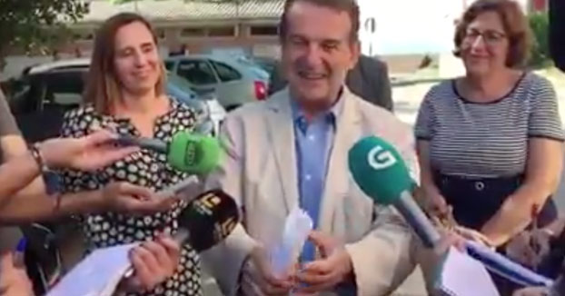 El alcalde de Vigo explicando la que van a liar en la ciudad por Navidad