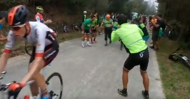 Cuando vas todo sobrado... Peter Sagan subiendo el Monte Oiz en La Vuelta 2018