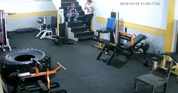 Un hombre le pega una paliza a su exnovia en el gimnasio porque ella no quería volver con él