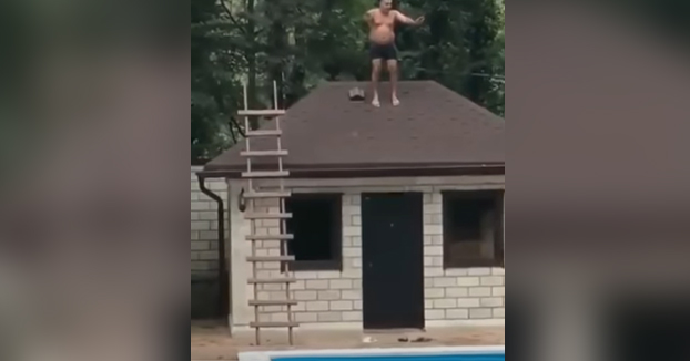 Saltando del tejado a la piscina. ¿Qué podría salir mal?