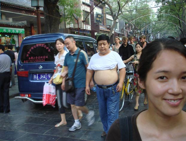 Última tendencia en moda masculina en China: El bikini de Beijing
