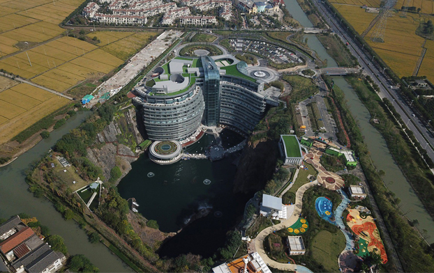 Shimao Wonderland Intercontinental. Hotel construido en una cantera abandonada de 88 metros de profundidad, cercana a Shanghái