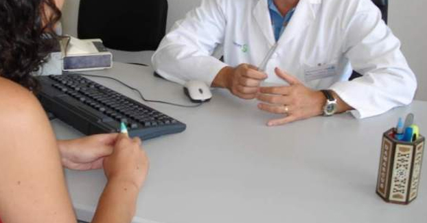 Once meses de suspensión al médico de Murcia que calificó de ''mal follada'' a una paciente