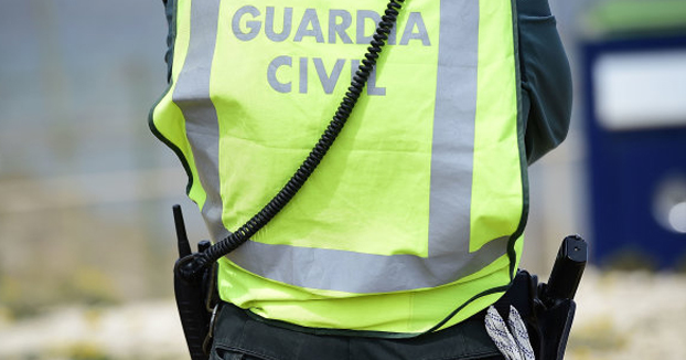 Dos guardias civiles, a juicio por poner el 'Cara al sol' y obligar a los clientes de un bar a meterse balas en la boca