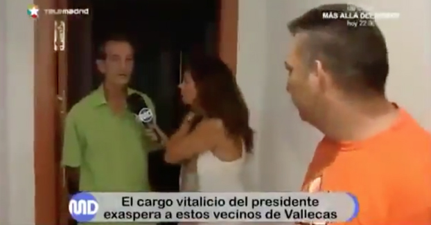 Pelea en plena entrevista entre un vecino de Vallecas y el presidente de la comunidad porque este cobra 4.800 euros al año por su cargo