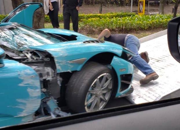 Destroza el único Koenigsegg CCXR Special One que hay en el mundo. Tiene más de mil caballos y cuesta 1,5 millones de dólares