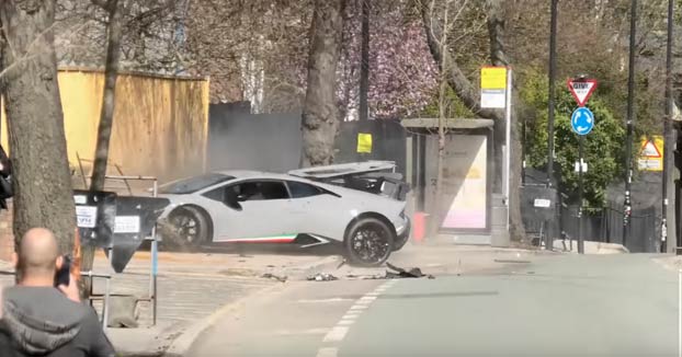 Destroza su Lamborghini Huracan Performante al chocar contra un árbol durante una concentración de superdeportivos