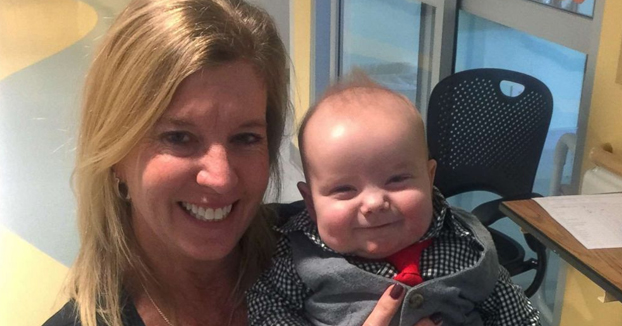 Una enfermera adopta al bebé que estuvo atendiendo durante meses en cuidados intensivos