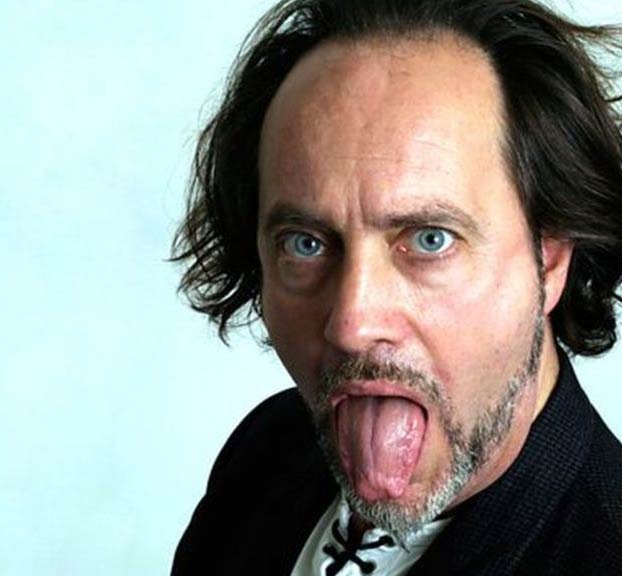 El cómico Ian Cognito fallece en pleno show tras ironizar sobre su propia muerte