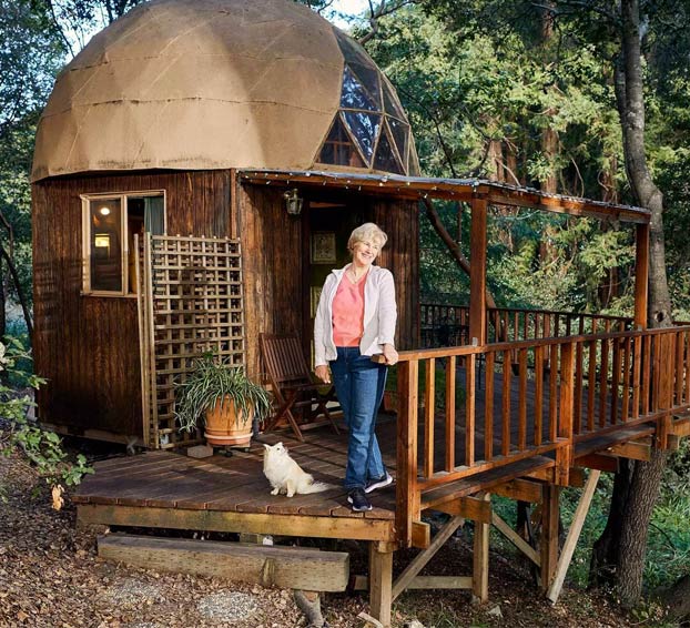 ''La Cúpula de Hongos'', una casita de madera, el alojamiento más visitado de Airbnb durante años