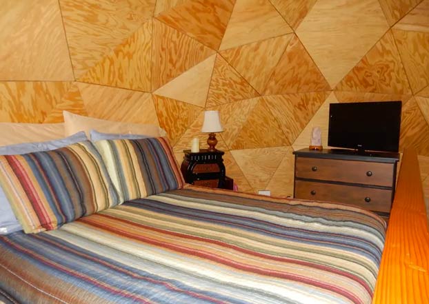 ''La Cúpula de Hongos'', una casita de madera, el alojamiento más visitado de Airbnb durante años