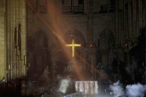 Incendio en Notre Dame: Así ha quedado el interior de la catedral