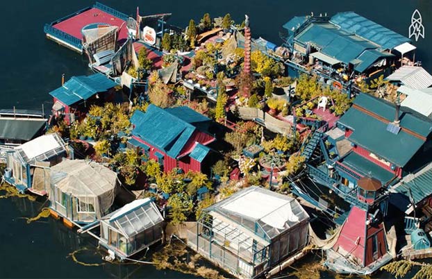 Esta pareja ha construido su propia isla durante 24 años
