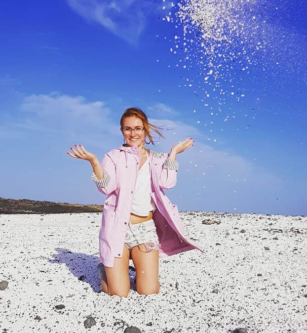 Popcorn Beach, una playa de Fuerteventura que tiene unas pequeñas algas que parecen palomitas