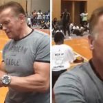 Arnold Schwarzenegger recibe una brutal patada por la espalda en un acto en Sudáfrica