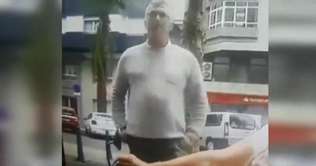Un hombre roba el dinero a una mujer en silla de ruedas justo cuando lo acababa de retirar de un cajero de Las Palmas