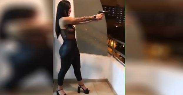 Una joven de 19 años detenida después de viralizarse un vídeo en el que dispara una pistola desde un balcón