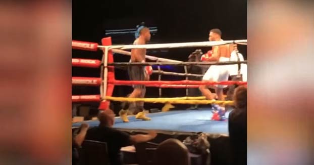Dos boxeadores sufren un KO doble al golpearse a la vez
