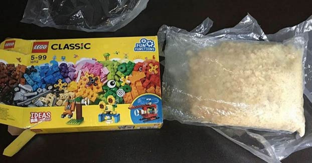 Un niño encuentra 1,5 kg de metanfetamina dentro de un paquete de Lego comprado en una tienda