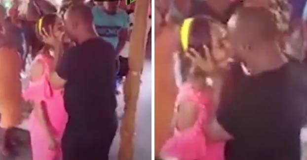 Un pastor besa durante un minuto a una joven feligresa para quitarle los demonios de su cuerpo