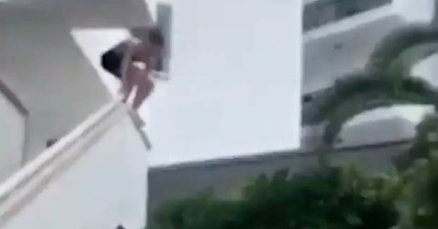 Un británico se rompe varios huesos haciendo 'balconing' en Magaluf y pide una indemnización al hotel, pero el vídeo lo delata