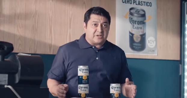 La marca de cerveza Coronita ha ideado un sistema en sus latas para eliminar las anillas de plástico