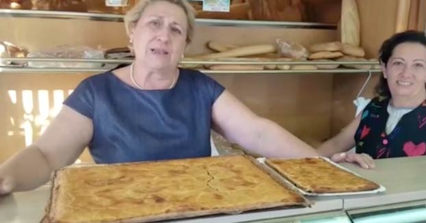 Cuqui, de la panadería Bardisa Pérez: ''A los alicantinos en fiestas les gusta mucho la coca''