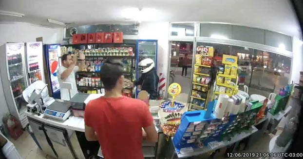 Entró a robar en un kiosco, se disparó en una pierna y murió en el hospital