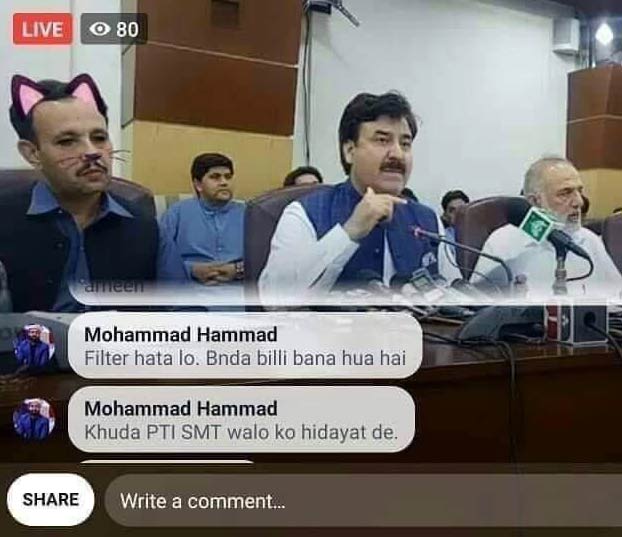 Un ministro pakistaní aparece por error con orejas de gato en una retransmisión en Facebook Live