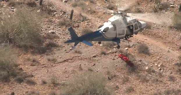 Una mujer de 74 años es rescatada en helicóptero y cuando la subían, la camilla empezó a girar sin control a toda velocidad