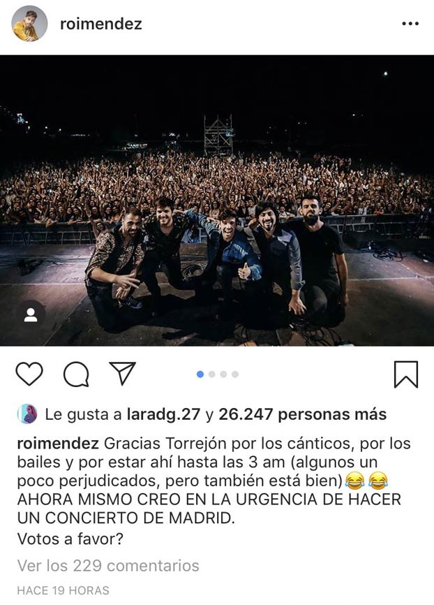 El triunfito Roi Méndez no tiene el éxito esperado en un concierto y rellena los huecos vacíos multiplicando con Photoshop al público